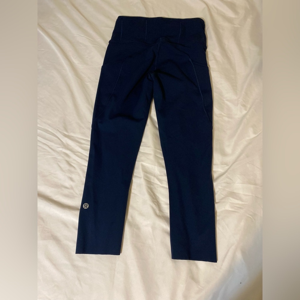 Lululemon Wunder Train High-Rise Crop 23" size 4 leggings with pockets navy blue